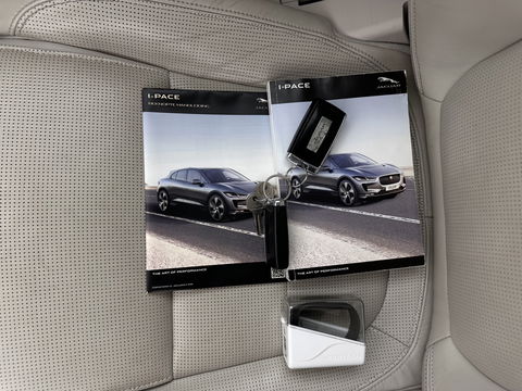 Jaguar I-PACE EV400 First Edition 90 kWh AWD {SOH-99%} *PANO | LEATHER | MATRIX-LED | MERIDIAN | TOPVIEW | BLINDSPOT | MEMORY-PACK | DIGI-COCKPIT | KEYLESS | HEAD-UP | NAVI-FULLMAP | HEATED-SPORTSEATS | DAB+ | AMBIENTLIGHT | PRIVACYGLASS | TOWBAR