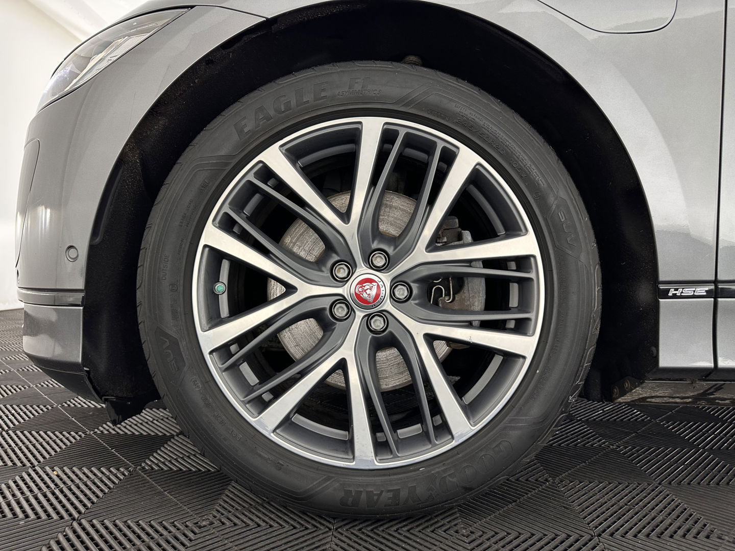 Jaguar I-PACE EV400 First Edition 90 kWh AWD {SOH-99%} Aut. *PANO | LEATHER | MATRIX-LED | MERIDIAN | TOPVIEW | BLINDSPOT | MEMORY-PACK | DIGI-COCKPIT | KEYLESS | HEAD-UP | NAVI-FULLMAP | HEATED-SPORTSEATS | DAB+ | AMBIENTLIGHT | PRIVACYGLASS | T