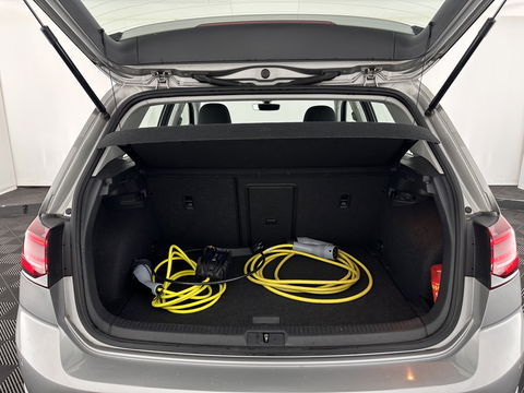 Volkswagen e-Golf {SOH-91%} (INCL-BTW) Aut. *HEATPUMP | ADAPTIVE-CRUISE | DIGI-COCKPIT | FULL-LED | NAVI-FULLMAP | COMFORT-SEATS | ECC | PARKPILOT | CCS-FASTLOADER | 16''ALU*