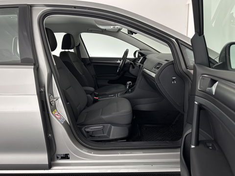 Volkswagen e-Golf {SOH-91%} (INCL-BTW) Aut. *HEATPUMP | ADAPTIVE-CRUISE | DIGI-COCKPIT | FULL-LED | NAVI-FULLMAP | COMFORT-SEATS | ECC | PARKPILOT | CCS-FASTLOADER | 16''ALU*