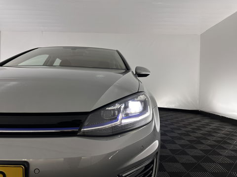 Volkswagen e-Golf {SOH-91%} (INCL-BTW) Aut. *HEATPUMP | ADAPTIVE-CRUISE | DIGI-COCKPIT | FULL-LED | NAVI-FULLMAP | COMFORT-SEATS | ECC | PARKPILOT | CCS-FASTLOADER | 16''ALU*