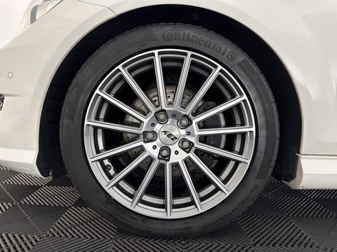 Mercedes-Benz C-Klasse Coupé 180 AMG-Sportpack Aut. *PANO | LEATHER | XENON | MEMORY-PACK | SPORTSEATS | NAVI-FULLMAP | ECC | PDC | CRUISE | SHIFTPADDLES | TOWBAR | 17''ALU *