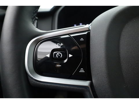 Volvo V90 2.0 T8 Plug-in hybrid AWD Ultra Dark | Luchtvering | 360 Camera | gelaagd glas | H&K audio | ACC | Blis | Pano |