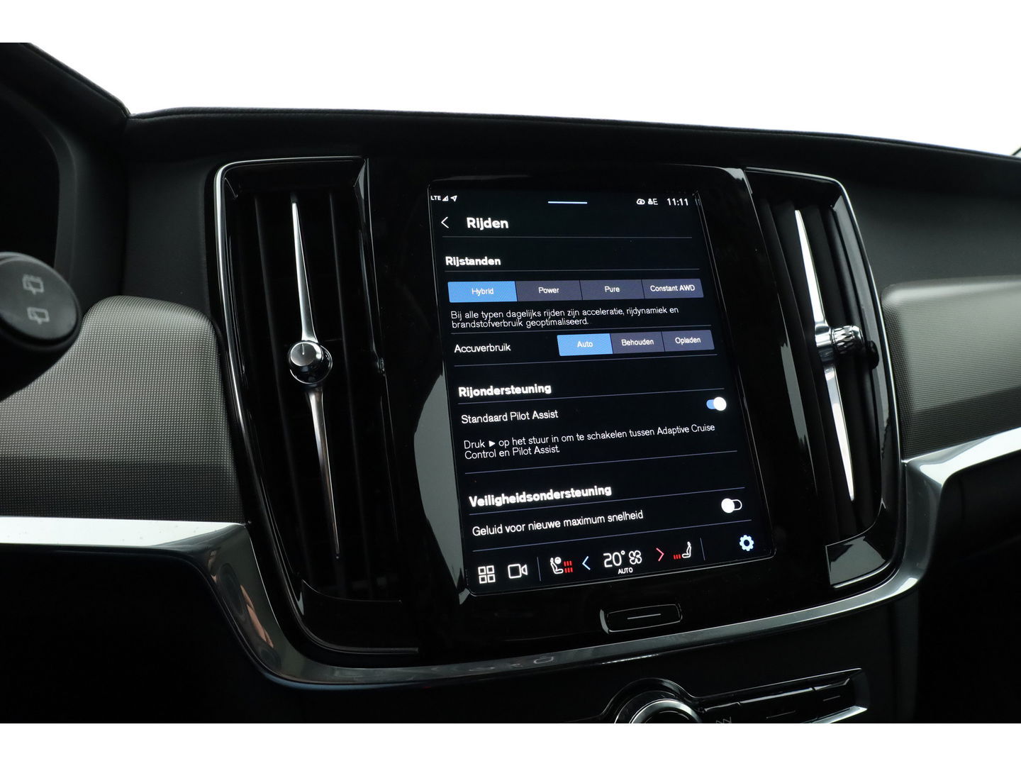 Volvo V90 2.0 T8 Plug-in hybrid AWD Ultra Dark | Luchtvering | 360 Camera | gelaagd glas | H&K audio | ACC | Blis | Pano |