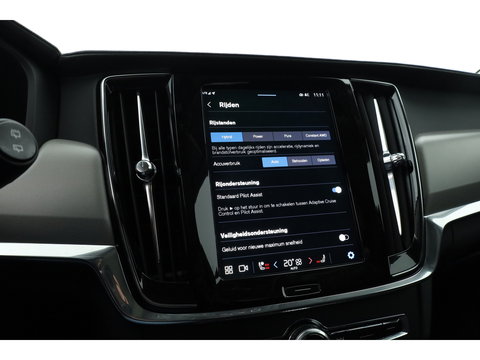 Volvo V90 2.0 T8 Plug-in hybrid AWD Ultra Dark | Luchtvering | 360 Camera | gelaagd glas | H&K audio | ACC | Blis | Pano |