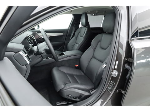 Volvo V90 2.0 T8 Plug-in hybrid AWD Ultra Dark | Luchtvering | 360 Camera | gelaagd glas | H&K audio | ACC | Blis | Pano |