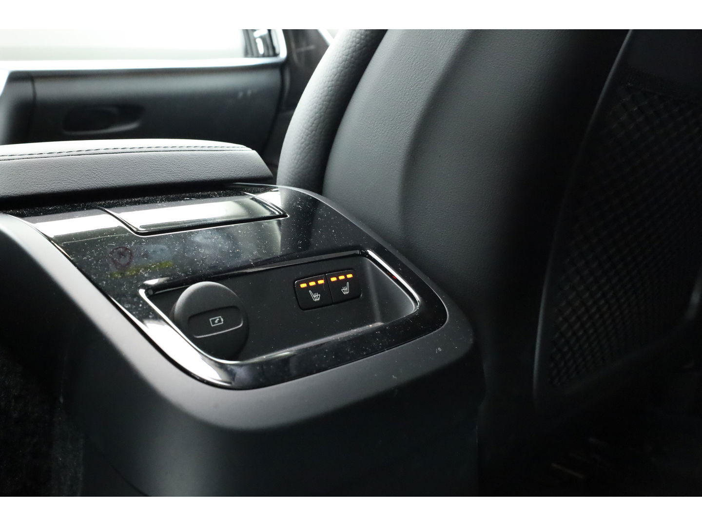 Volvo V90 2.0 T8 Plug-in hybrid AWD Ultra Dark | Luchtvering | 360 Camera | gelaagd glas | H&K audio | ACC | Blis | Pano |