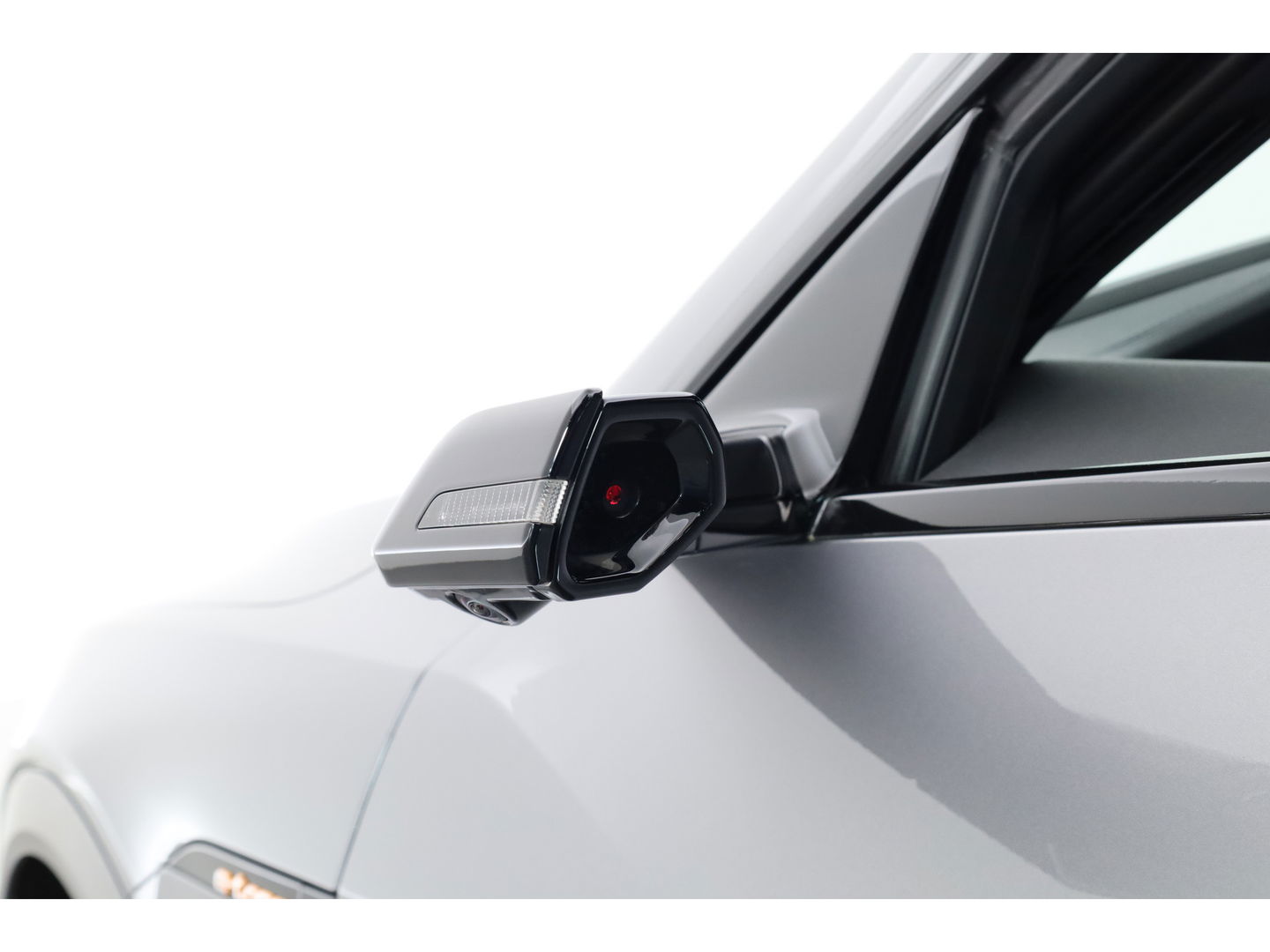 Audi e-tron e-tron 55 quattro advanced Pro Line Plus 95 kWh | SOH 97% | Pano | Soft Close | HUD | Luchtvering | B&O Audio | Leder | 360cam | 22''