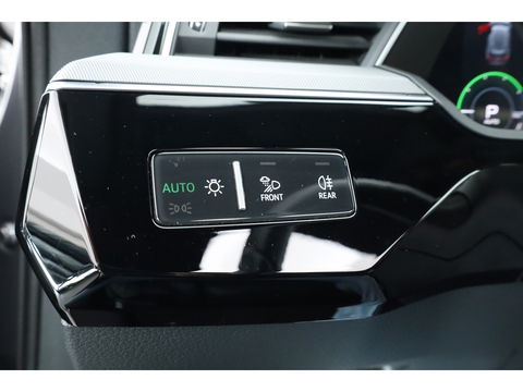 Audi e-tron e-tron 55 quattro advanced Pro Line Plus 95 kWh | SOH 97% | Pano | Soft Close | HUD | Luchtvering | B&O Audio | Leder | 360cam | 22''