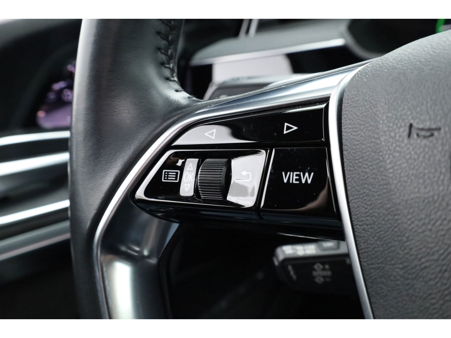 Audi e-tron e-tron 55 quattro advanced Pro Line Plus 95 kWh | SOH 97% | Pano | Soft Close | HUD | Luchtvering | B&O Audio | Leder | 360cam | 22''