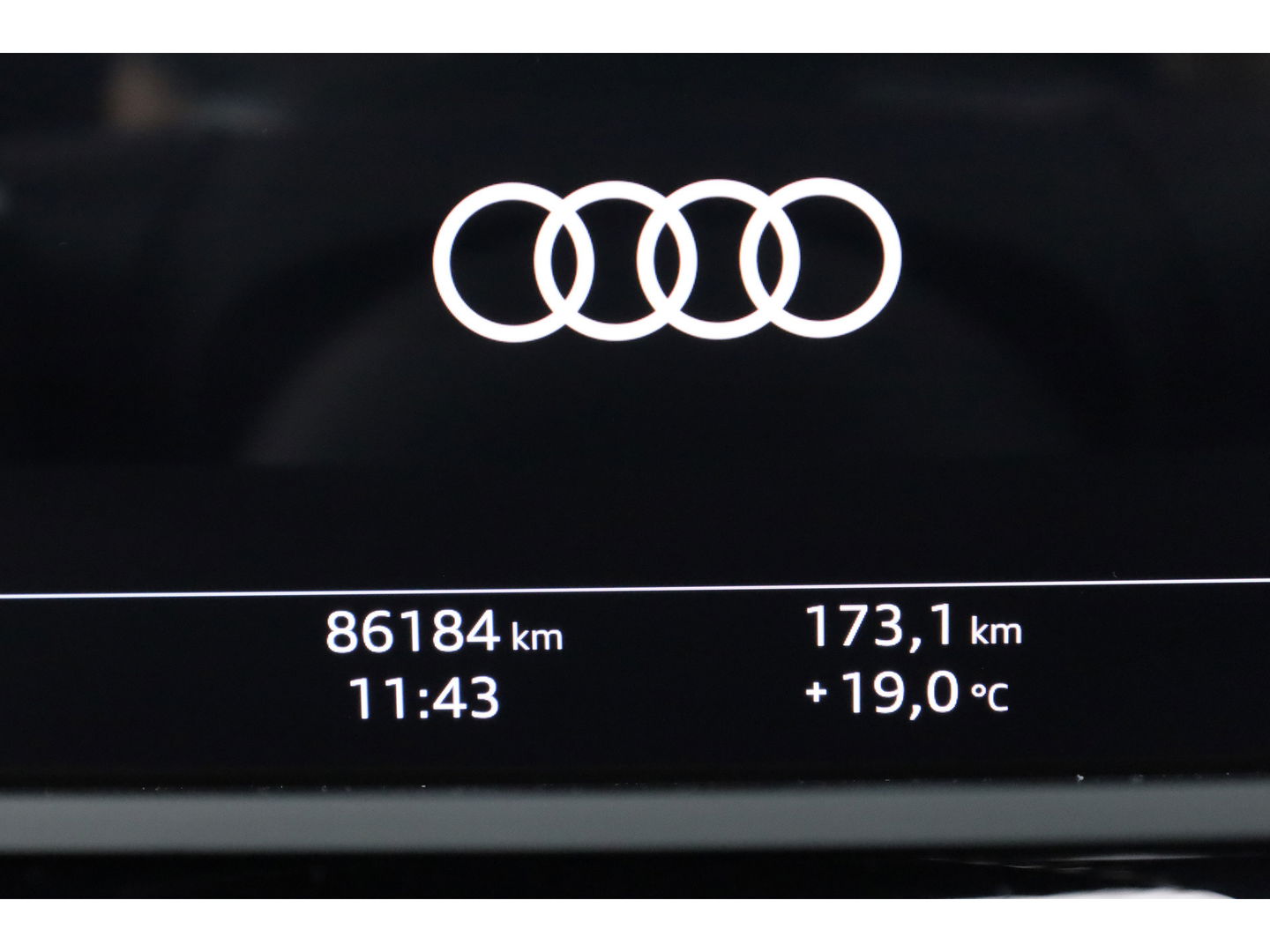 Audi e-tron e-tron 55 quattro advanced Pro Line Plus 95 kWh | SOH 97% | Pano | Soft Close | HUD | Luchtvering | B&O Audio | Leder | 360cam | 22''