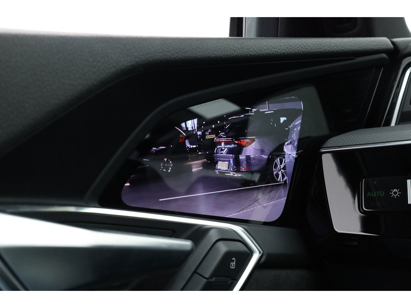 Audi e-tron e-tron 55 quattro advanced Pro Line Plus 95 kWh | SOH 97% | Pano | Soft Close | HUD | Luchtvering | B&O Audio | Leder | 360cam | 22''