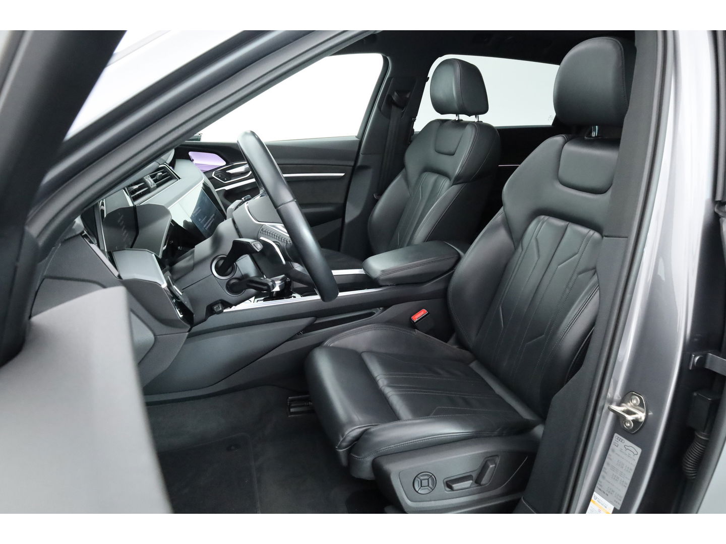 Audi e-tron e-tron 55 quattro advanced Pro Line Plus 95 kWh | SOH 97% | Pano | Soft Close | HUD | Luchtvering | B&O Audio | Leder | 360cam | 22''