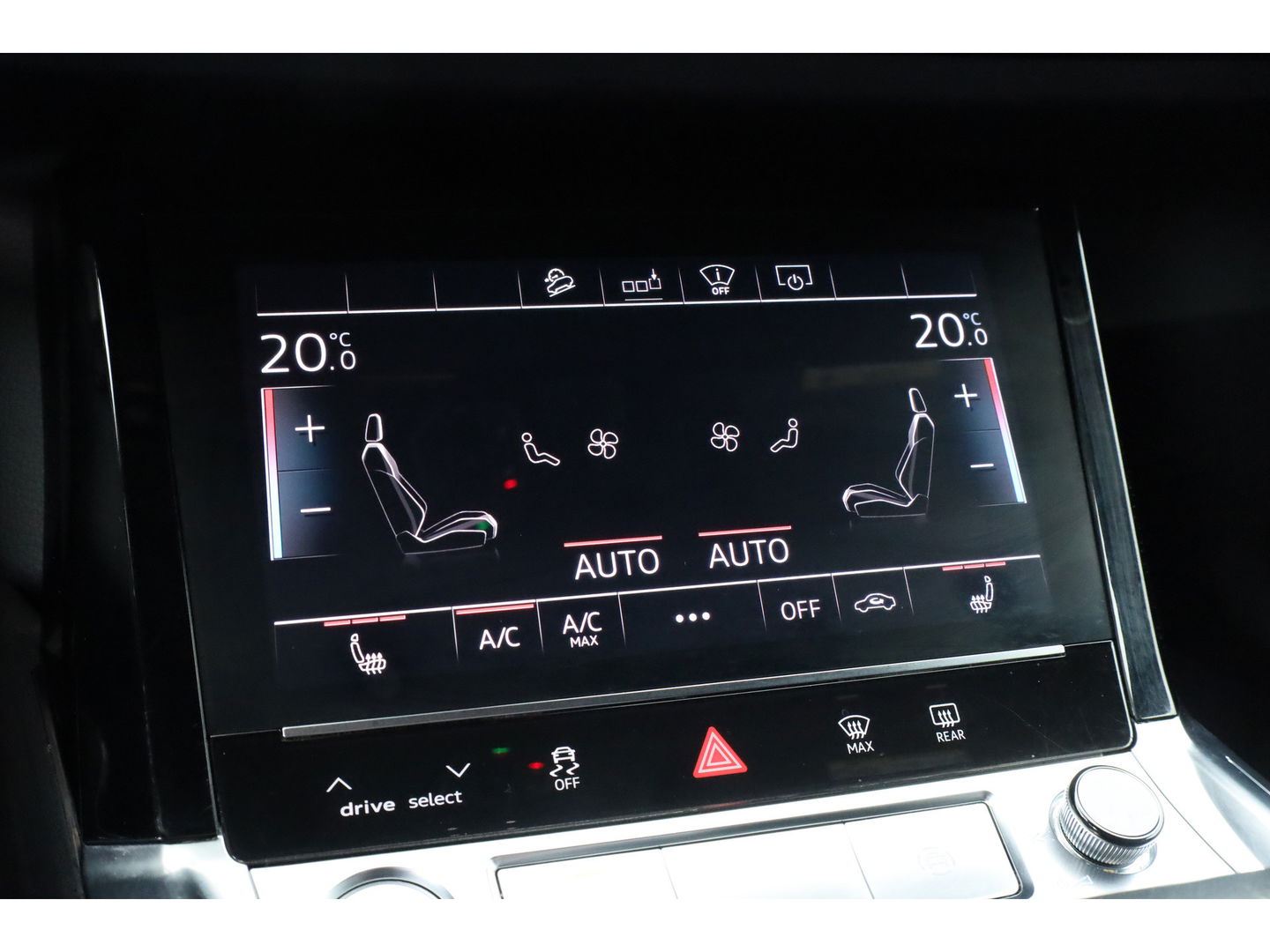 Audi e-tron e-tron 55 quattro advanced Pro Line Plus 95 kWh | SOH 97% | Pano | Soft Close | HUD | Luchtvering | B&O Audio | Leder | 360cam | 22''