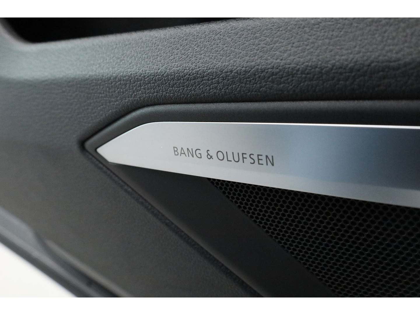 Audi e-tron e-tron 55 quattro advanced Pro Line Plus 95 kWh | SOH 97% | Pano | Soft Close | HUD | Luchtvering | B&O Audio | Leder | 360cam | 22''