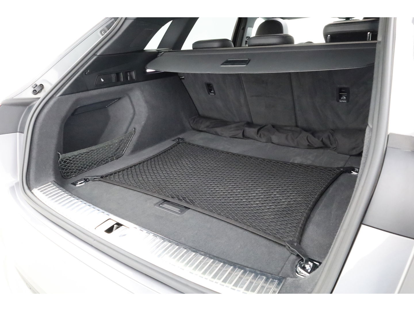 Audi e-tron e-tron 55 quattro advanced Pro Line Plus 95 kWh | SOH 97% | Pano | Soft Close | HUD | Luchtvering | B&O Audio | Leder | 360cam | 22''