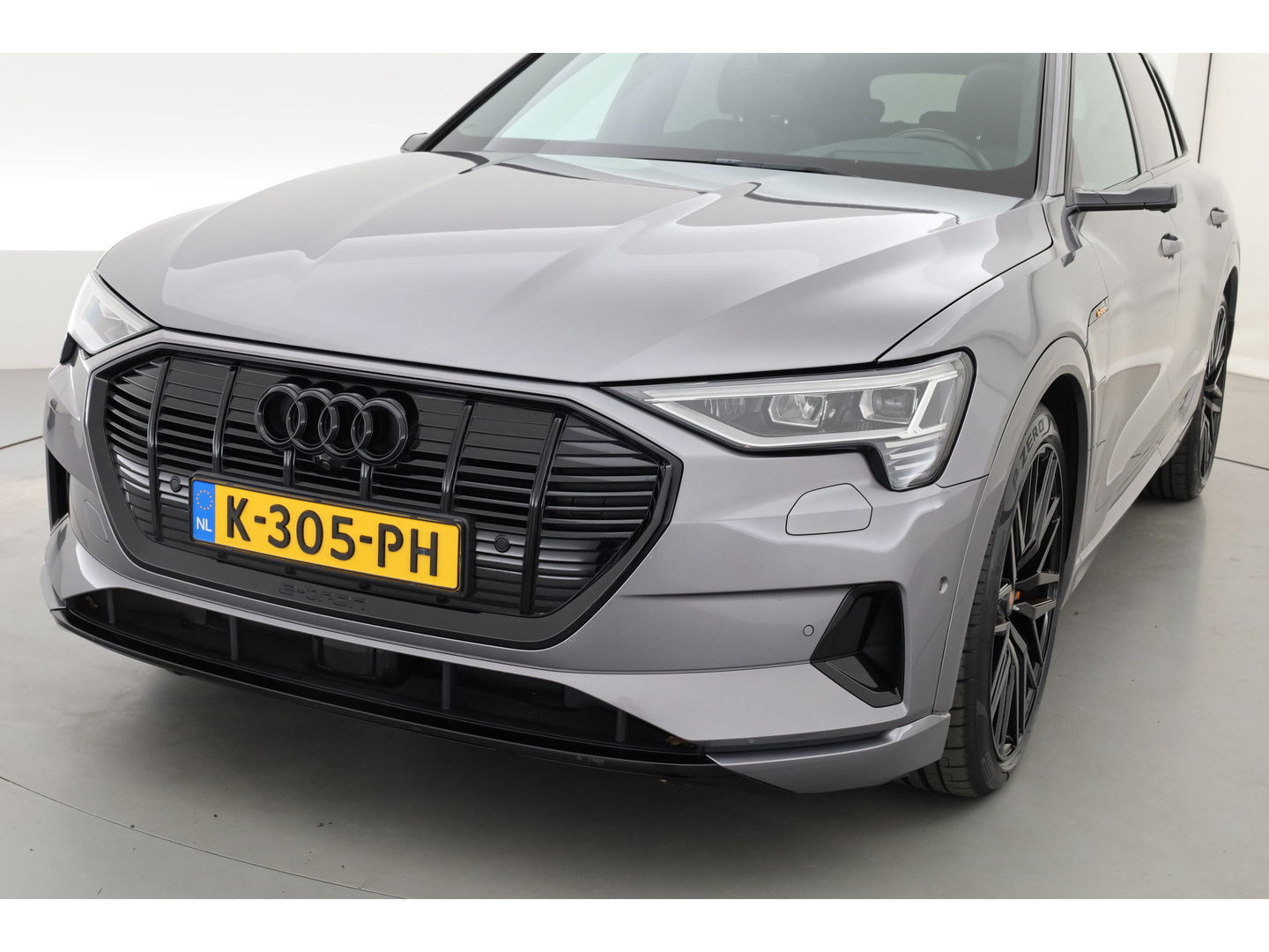 Audi e-tron e-tron 55 quattro advanced Pro Line Plus 95 kWh | SOH 97% | Pano | Soft Close | HUD | Luchtvering | B&O Audio | Leder | 360cam | 22''