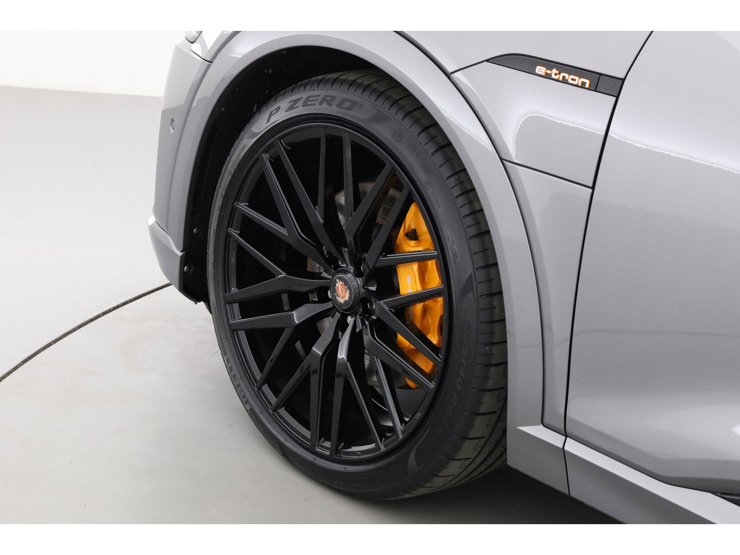 Audi e-tron e-tron 55 quattro advanced Pro Line Plus 95 kWh | SOH 97% | Pano | Soft Close | HUD | Luchtvering | B&O Audio | Leder | 360cam | 22''