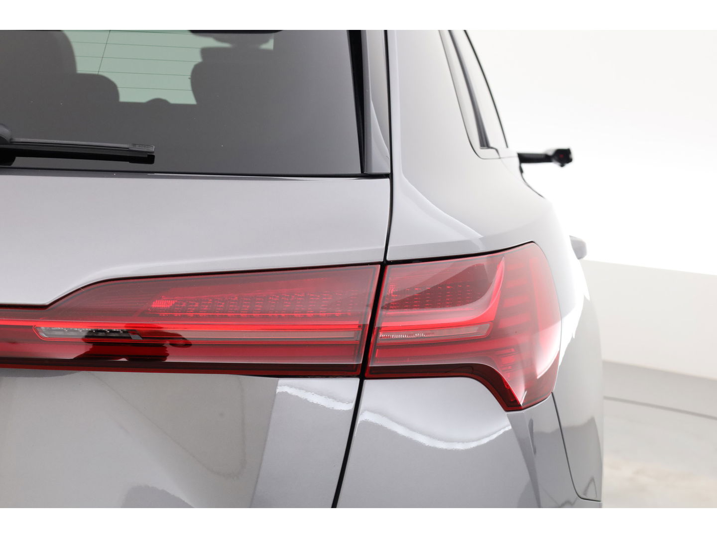 Audi e-tron e-tron 55 quattro advanced Pro Line Plus 95 kWh | SOH 97% | Pano | Soft Close | HUD | Luchtvering | B&O Audio | Leder | 360cam | 22''