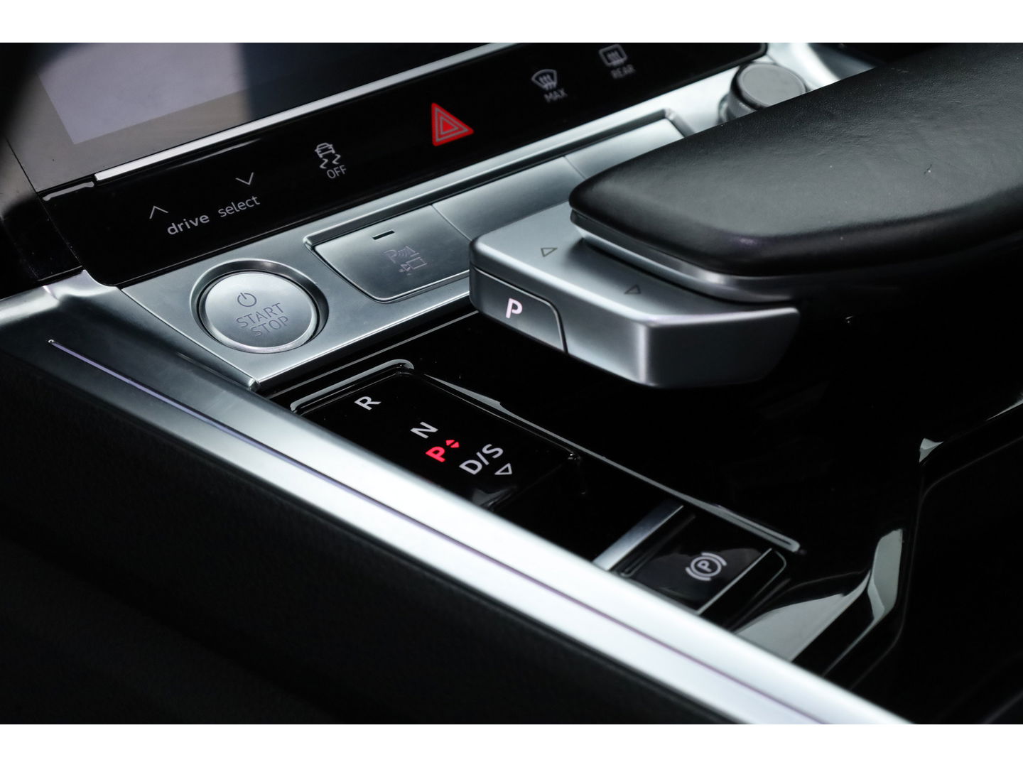 Audi e-tron e-tron 55 quattro advanced Pro Line Plus 95 kWh | SOH 97% | Pano | Soft Close | HUD | Luchtvering | B&O Audio | Leder | 360cam | 22''