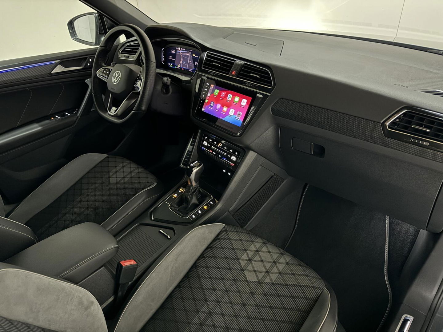 Volkswagen Tiguan 1.4 TSI eHybrid Black Style R-Line Pano Sfeer Trekh.