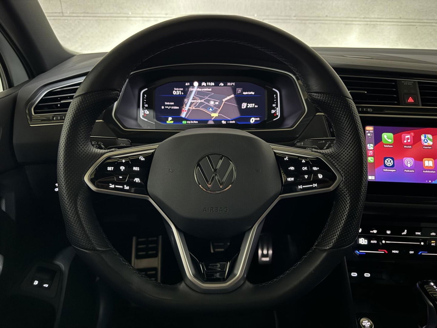 Volkswagen Tiguan 1.4 TSI eHybrid Black Style R-Line Pano Sfeer Trekh.