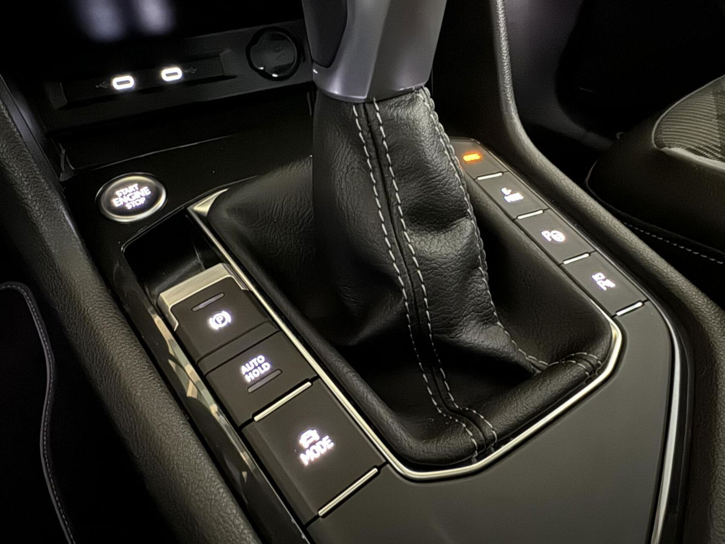 Volkswagen Tiguan 1.4 TSI eHybrid Black Style R-Line Pano Sfeer Trekh.