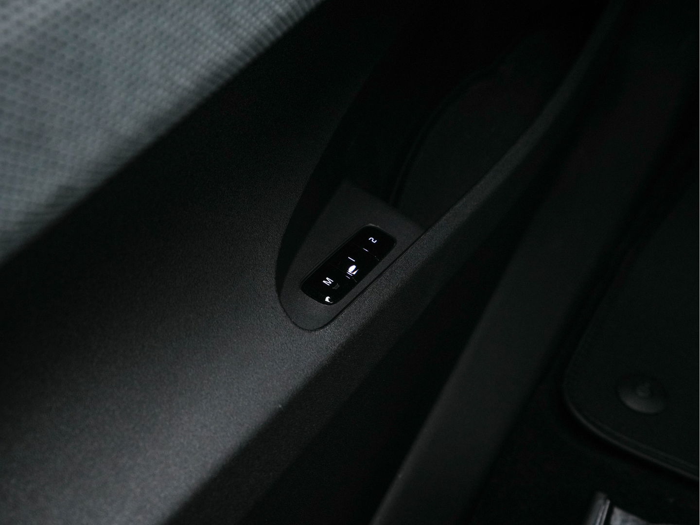 Polestar 2 Long Range Dual Motor Launch Edition 78kWh [ 3-Fase-11kW ] {SOH-91%} (INCL.BTW) Aut.*PANO | NAVI-FULLMAP | FULL-LED | ADAPTIVE-CRUISE | BLINDSPOT | TOPVIEW | KEYLESS | LANE-ASSIST | DIGI-COCKPIT | CARPLAY | DAB+ | HEATED-SPORTSEATS | CAMERA | MEMORY-PACK