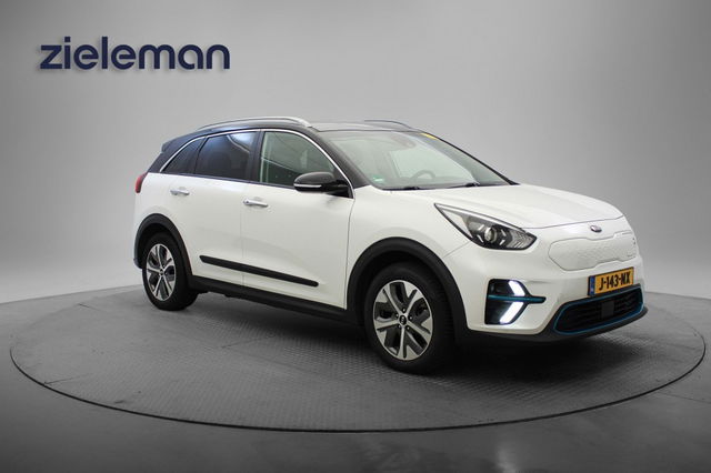 Kia e-Niro - E-Niro DynamicLine 64 kWh - Carplay, Camera, Stuur/Stoelverw. SOH 90%