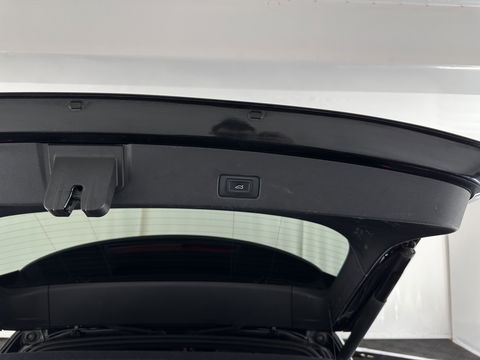 Audi Q4 e-tron 40 Launch edition S Competition 77 kWh [ 3-Fase-11kW ] {SOH-90%} (INCL-BTW) Aut. *HEATPUMP | PANO | LEATHER | MATRIX-LED | AUDI-SOUND | ADAPTIVE-CRUISE | HEATED-SPORTSEATS | AMBIENT-LIGHT | DIGI-COCKPIT | CAMERA | KEYLESS | DAB+ | 20''ALU*