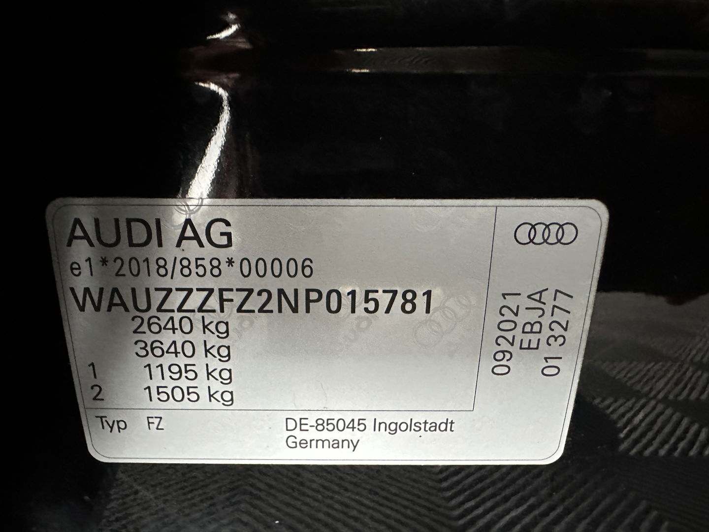 Audi Q4 e-tron 40 Launch edition S Competition 77 kWh [ 3-Fase-11kW ] {SOH-90%} (INCL-BTW) Aut. *HEATPUMP | PANO | LEATHER | MATRIX-LED | AUDI-SOUND | ADAPTIVE-CRUISE | HEATED-SPORTSEATS | AMBIENT-LIGHT | DIGI-COCKPIT | CAMERA | KEYLESS | DAB+ | 20''ALU*