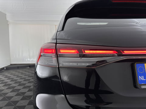 Audi Q4 e-tron 40 Launch edition S Competition 77 kWh [ 3-Fase-11kW ] {SOH-90%} (INCL-BTW) Aut. *HEATPUMP | PANO | LEATHER | MATRIX-LED | AUDI-SOUND | ADAPTIVE-CRUISE | HEATED-SPORTSEATS | AMBIENT-LIGHT | DIGI-COCKPIT | CAMERA | KEYLESS | DAB+ | 20''ALU*