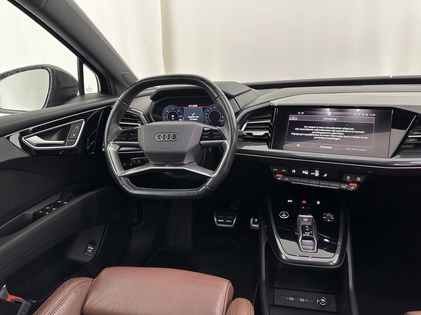 Audi Q4 e-tron 40 Launch edition S Competition 77 kWh [ 3-Fase-11kW ] {SOH-90%} (INCL-BTW) Aut. *HEATPUMP | PANO | LEATHER | MATRIX-LED | AUDI-SOUND | ADAPTIVE-CRUISE | HEATED-SPORTSEATS | AMBIENT-LIGHT | DIGI-COCKPIT | CAMERA | KEYLESS | DAB+ | 20''ALU*