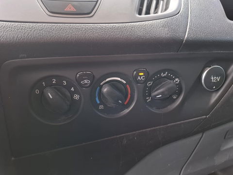 Ford Transit Custom 290 2.2 TDCI L2H1 Trend AIRCO / CRUISE CONTROLE / TREKHAAK / 3 ZITS