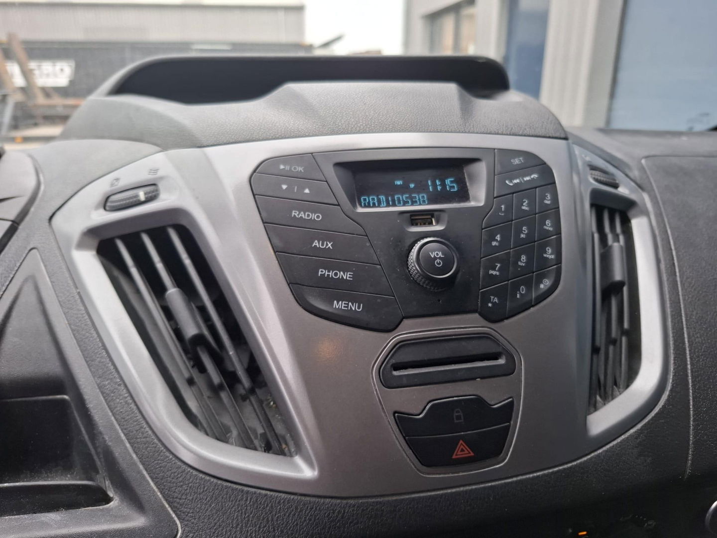 Ford Transit Custom 290 2.2 TDCI L2H1 Trend AIRCO / CRUISE CONTROLE / TREKHAAK / 3 ZITS