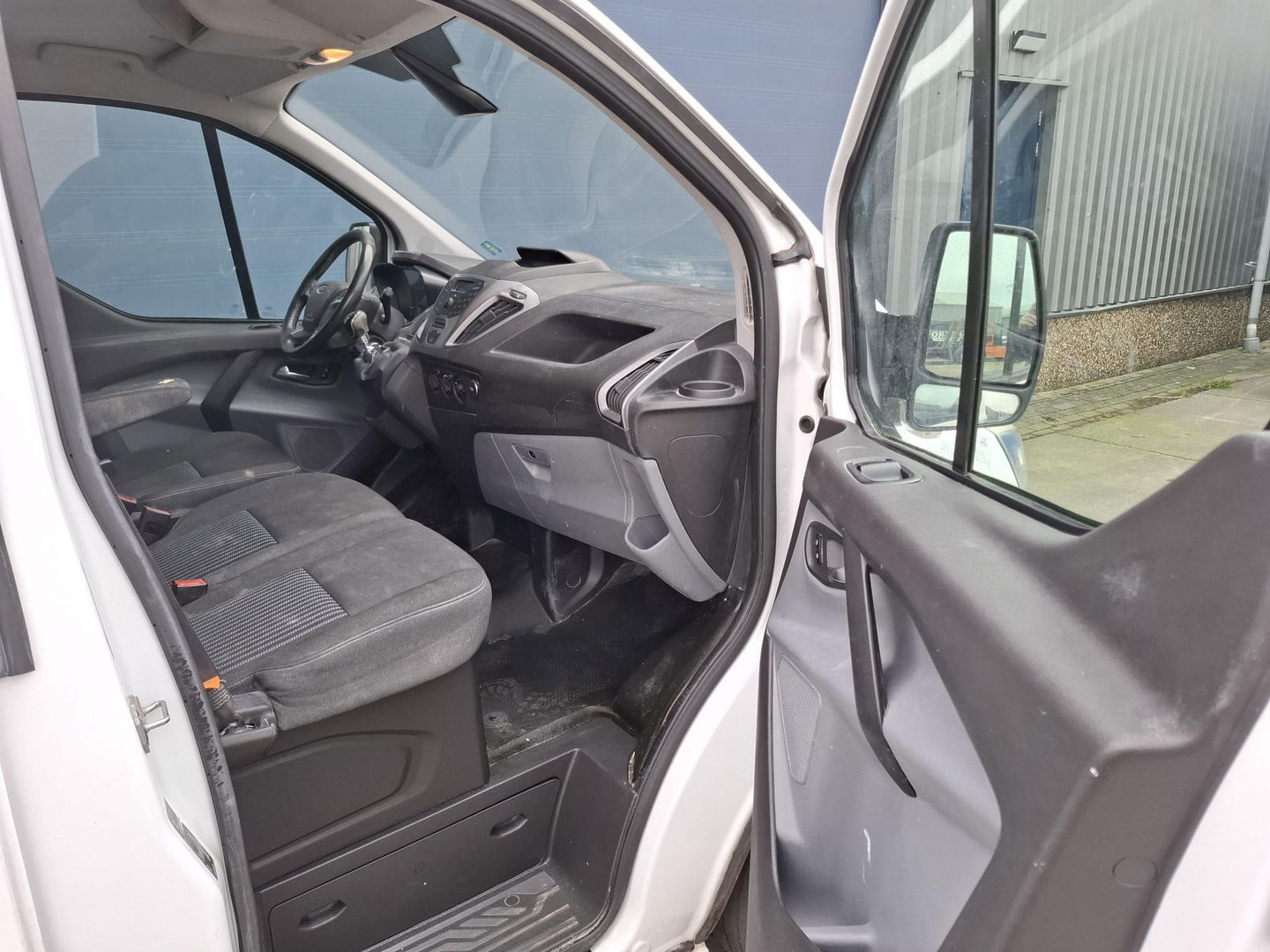 Ford Transit Custom 290 2.2 TDCI L2H1 Trend AIRCO / CRUISE CONTROLE / TREKHAAK / 3 ZITS