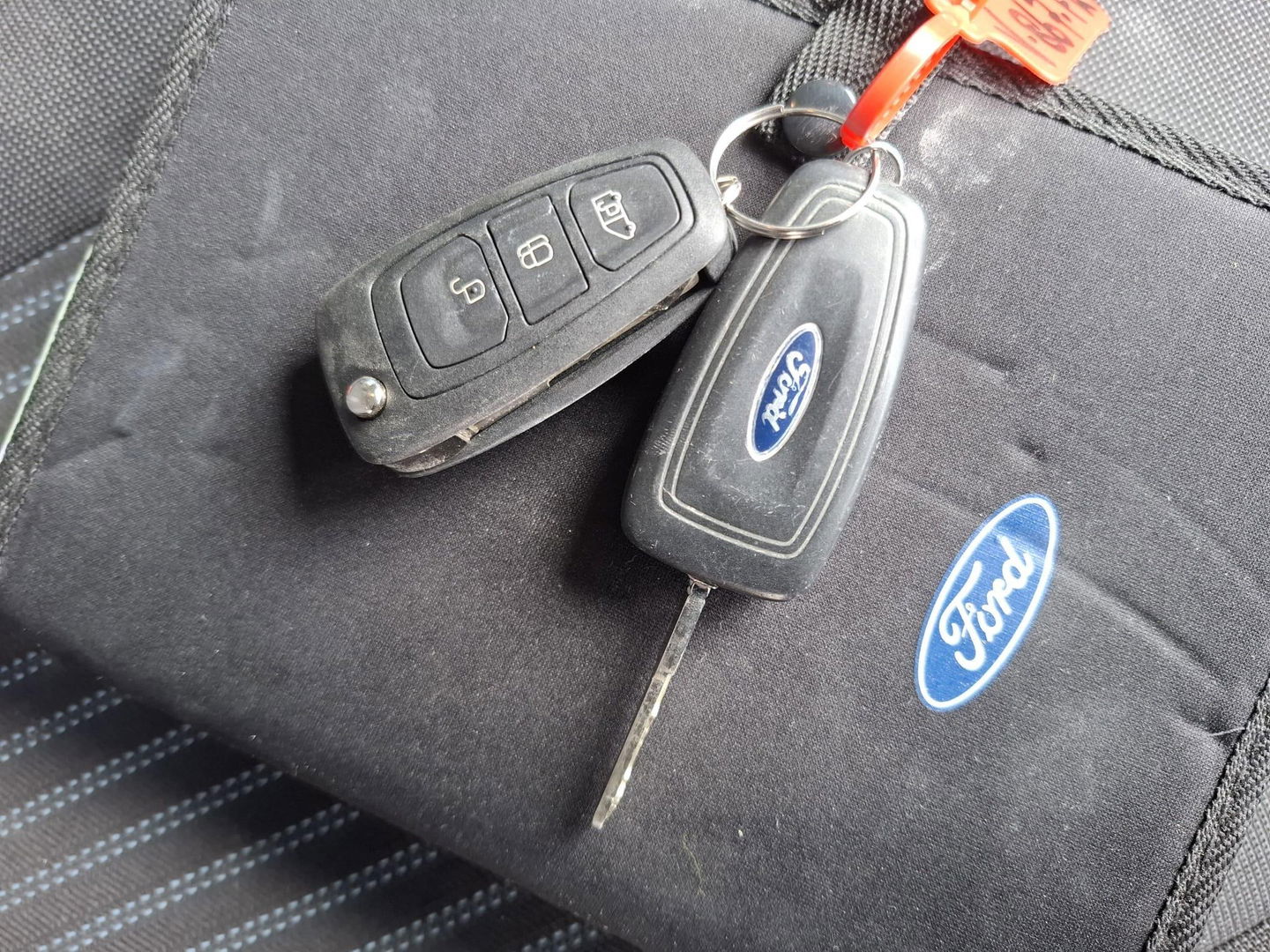 Ford Transit Custom 290 2.2 TDCI L2H1 Trend AIRCO / CRUISE CONTROLE / TREKHAAK / 3 ZITS