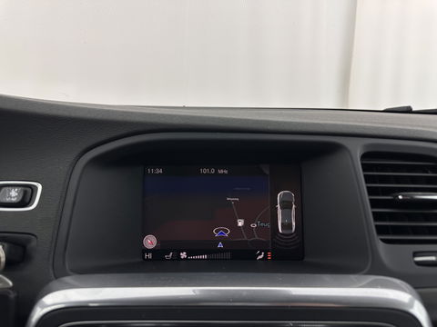 Volvo S60 2.0 D3 Polar+ Dynamic (INCL.BTW) *XENON | LEATHER | NAVI-FULLMAP | HEATED-SPORTSEATS | PRIVACY-GLASS | ECC | PDC | CRUISE | 17''ALU*