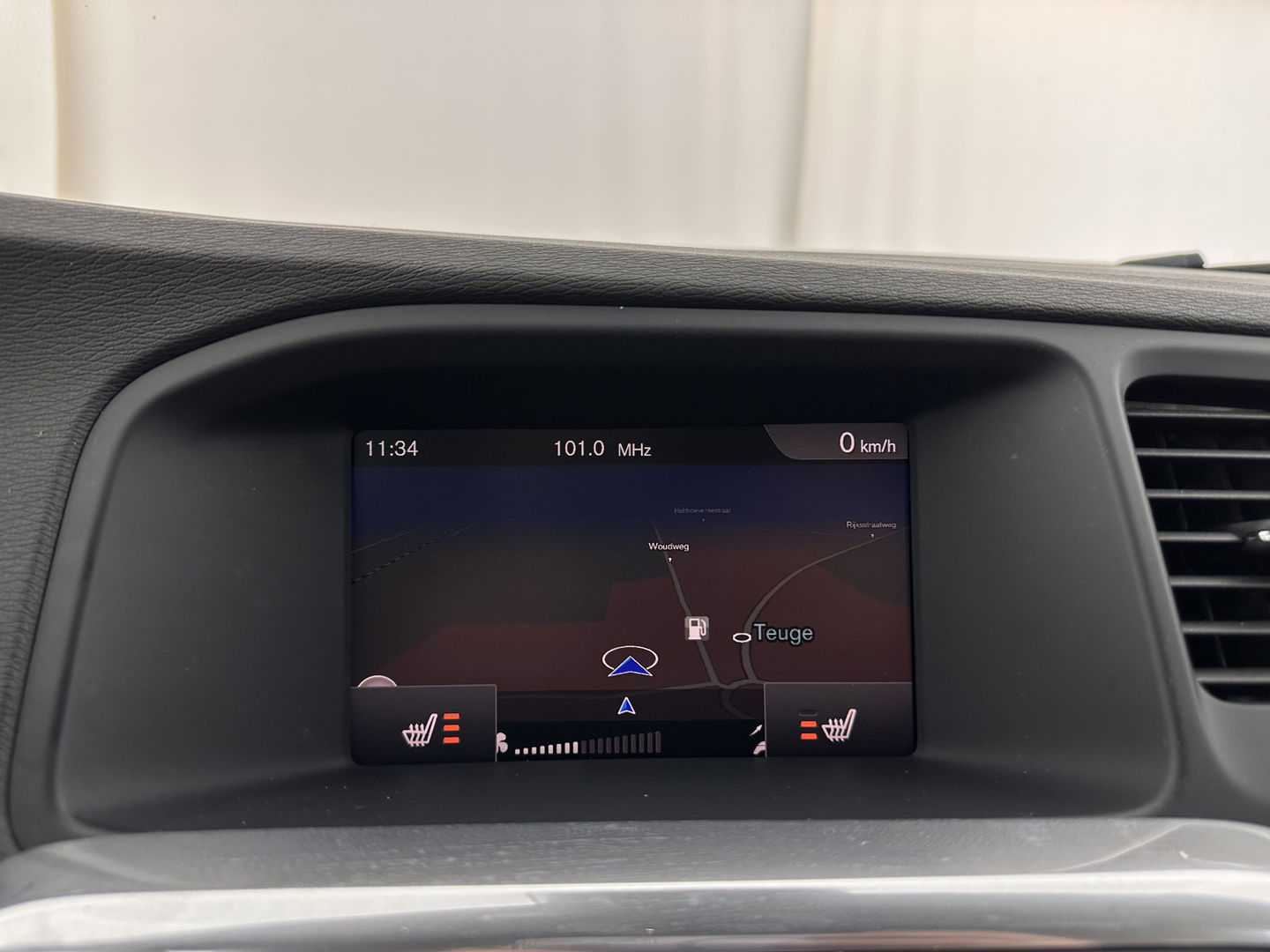 Volvo S60 2.0 D3 Polar+ Dynamic (INCL.BTW) *XENON | LEATHER | NAVI-FULLMAP | HEATED-SPORTSEATS | PRIVACY-GLASS | ECC | PDC | CRUISE | 17''ALU*