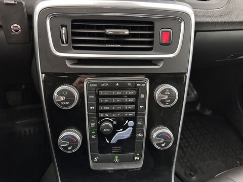 Volvo S60 2.0 D3 Polar+ Dynamic (INCL.BTW) *XENON | LEATHER | NAVI-FULLMAP | HEATED-SPORTSEATS | PRIVACY-GLASS | ECC | PDC | CRUISE | 17''ALU*