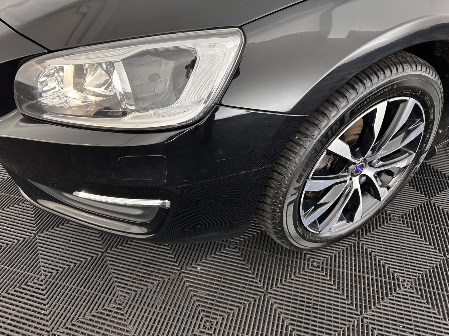 Volvo S60 2.0 D3 Polar+ Dynamic (INCL.BTW) *XENON | LEATHER | NAVI-FULLMAP | HEATED-SPORTSEATS | PRIVACY-GLASS | ECC | PDC | CRUISE | 17''ALU*