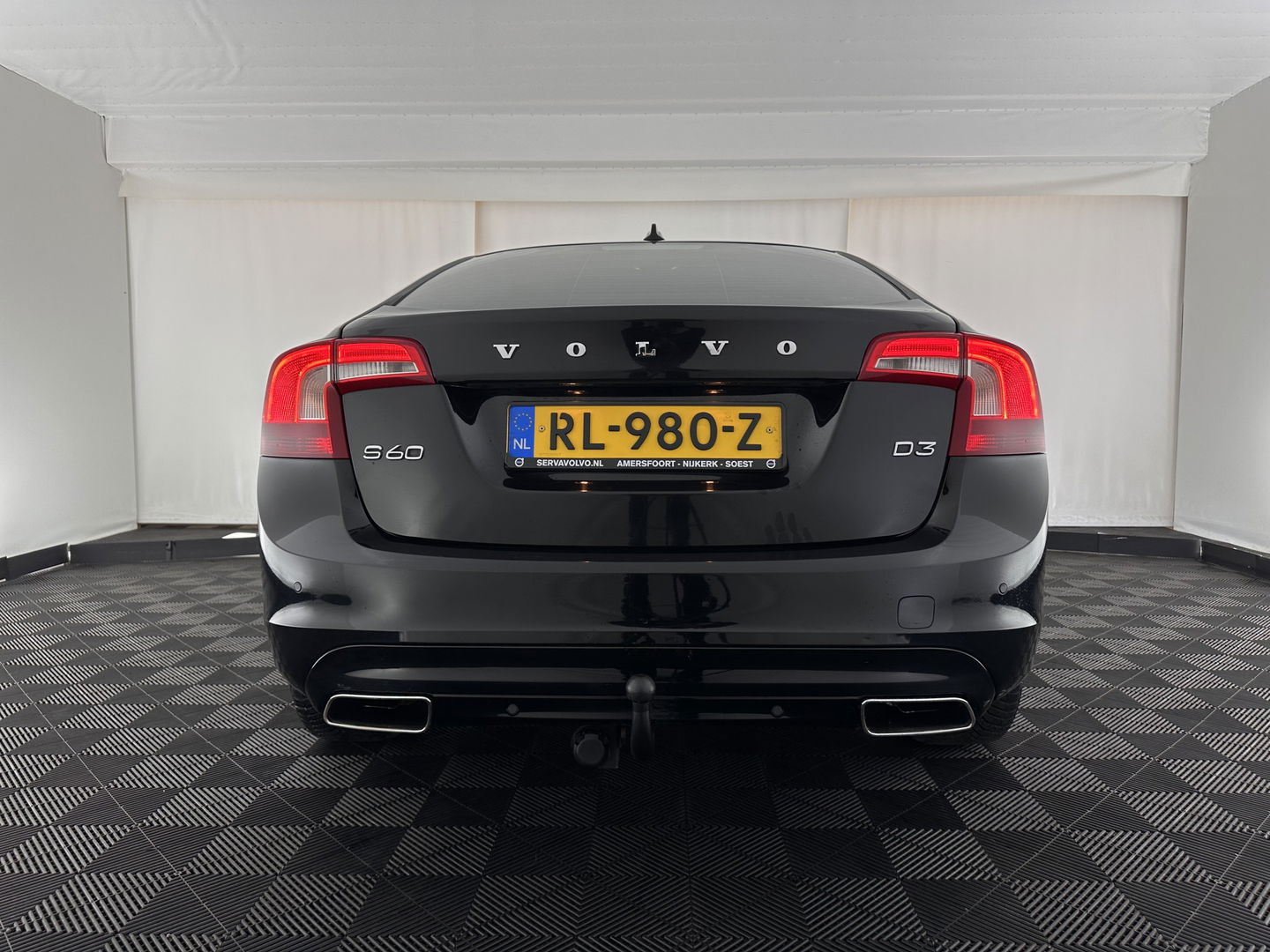 Volvo S60 2.0 D3 Polar+ Dynamic (INCL.BTW) *XENON | LEATHER | NAVI-FULLMAP | HEATED-SPORTSEATS | PRIVACY-GLASS | ECC | PDC | CRUISE | 17''ALU*