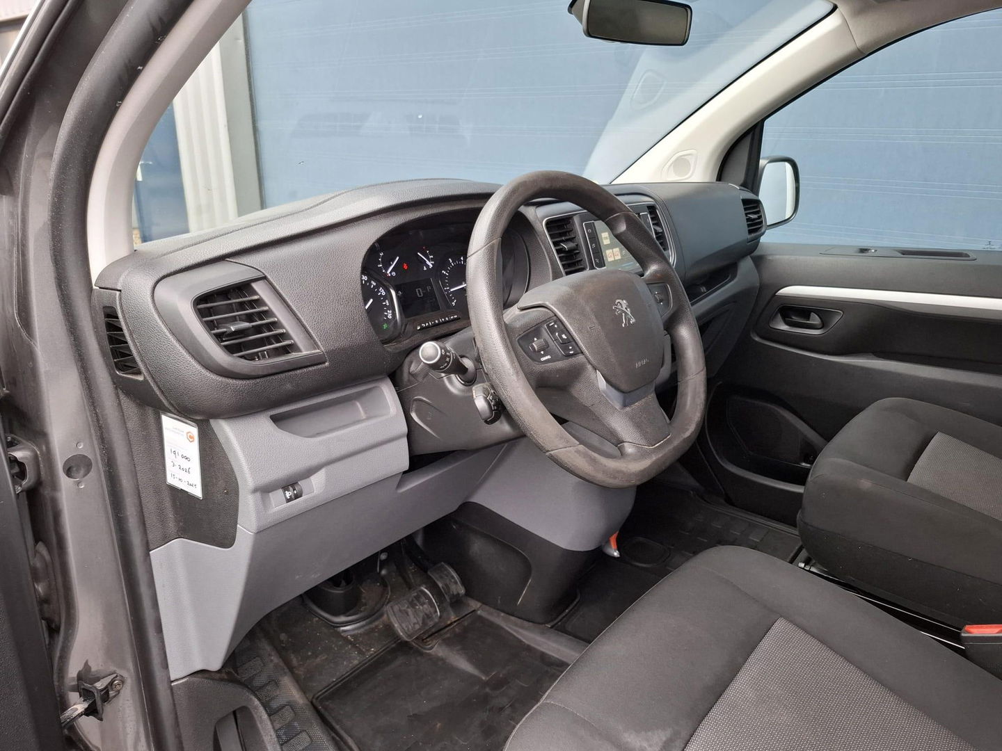 Peugeot Expert 2.0 BlueHDI 180 Long Premium DC DUBBEL CABINE / NAVI / CRUISE CONTROLE / DUBBELE SCHUIFDEUR / TREKHAAK