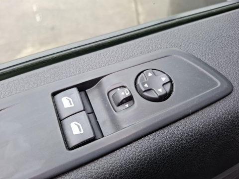 Peugeot Expert 2.0 BlueHDI 180 Long Premium DC DUBBEL CABINE / NAVI / CRUISE CONTROLE / DUBBELE SCHUIFDEUR / TREKHAAK