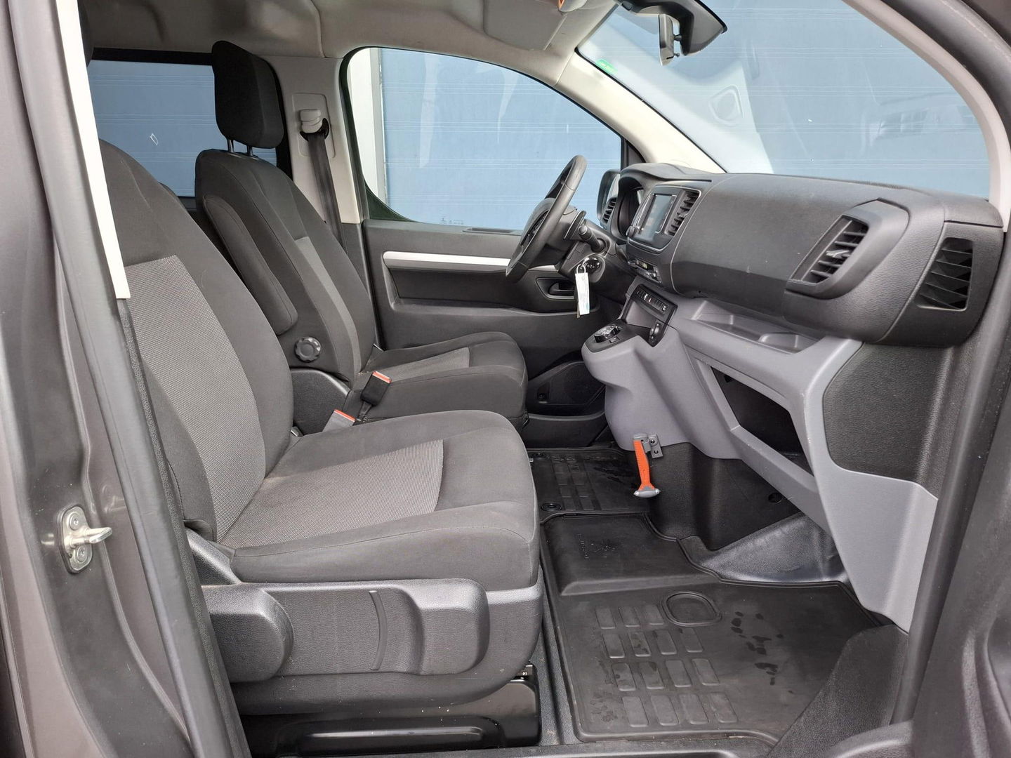 Peugeot Expert 2.0 BlueHDI 180 Long Premium DC DUBBEL CABINE / NAVI / CRUISE CONTROLE / DUBBELE SCHUIFDEUR / TREKHAAK