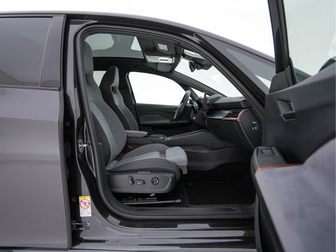 CUPRA Born Copper Edition 62 kWh [ 3-Fase-11kW ] {SOH-92%} (INCL-BTW) *PANO | ADAPTIVE-CRUISE | FULL-LED | MICROFIBRE | TOPVIEW | BLINDSPOT | KEYLESS | NAVI-FULLMAP | AMBIENTLIGHT | DIGI-COCKPIT | MASSAGE | CARPLAY | SPORTSEATS | PRIVACYGLASS | 20"AL