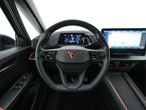 CUPRA Born Copper Edition 62 kWh [ 3-Fase-11kW ] {SOH-92%} (INCL-BTW) *PANO | ADAPTIVE-CRUISE | FULL-LED | MICROFIBRE | TOPVIEW | BLINDSPOT | KEYLESS | NAVI-FULLMAP | AMBIENTLIGHT | DIGI-COCKPIT | MASSAGE | CARPLAY | SPORTSEATS | PRIVACYGLASS | 20"AL