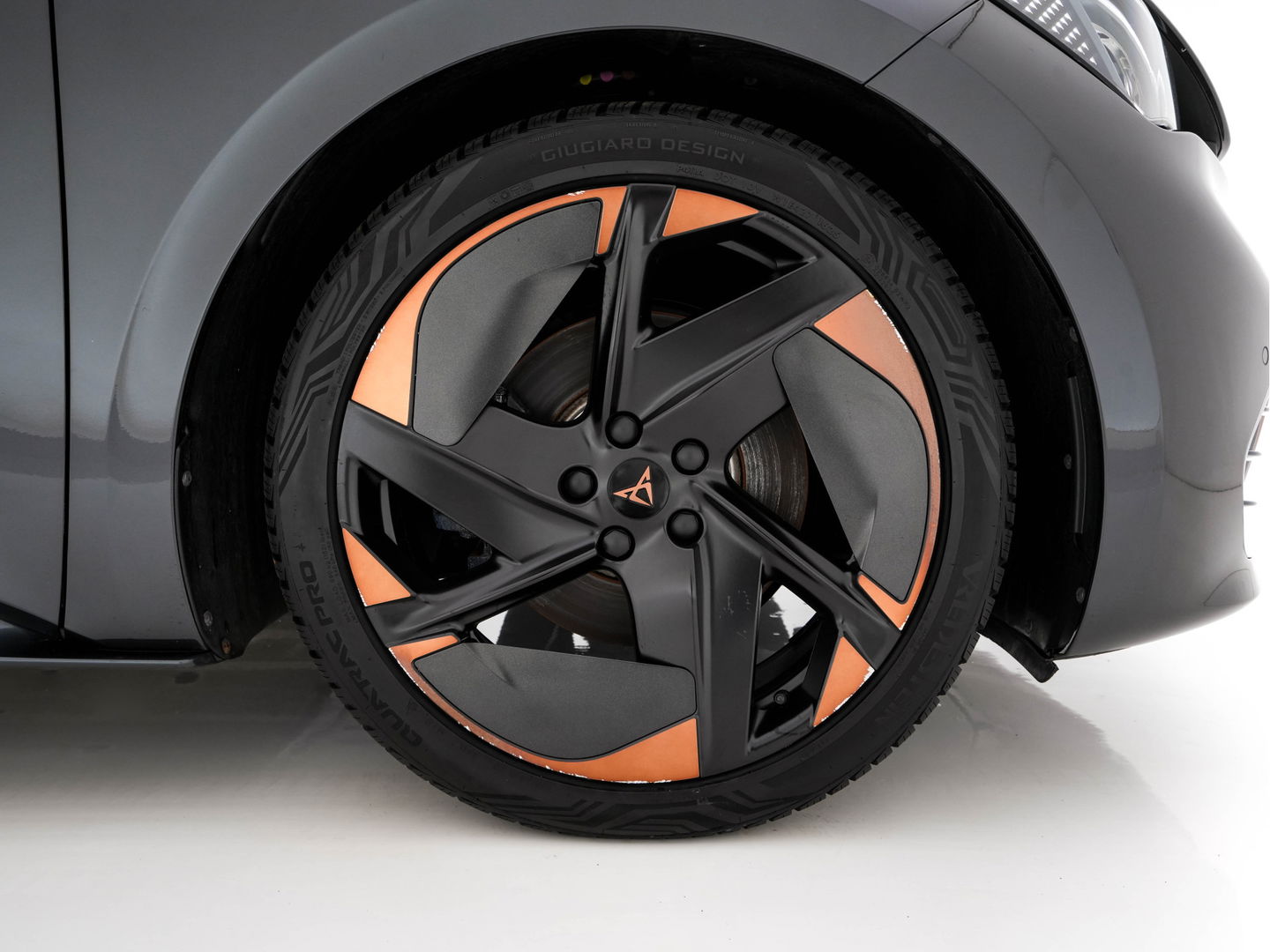 CUPRA Born Copper Edition 62 kWh [ 3-Fase-11kW ] {SOH-92%} (INCL-BTW) *PANO | ADAPTIVE-CRUISE | FULL-LED | MICROFIBRE | TOPVIEW | BLINDSPOT | KEYLESS | NAVI-FULLMAP | AMBIENTLIGHT | DIGI-COCKPIT | MASSAGE | CARPLAY | SPORTSEATS | PRIVACYGLASS | 20"AL