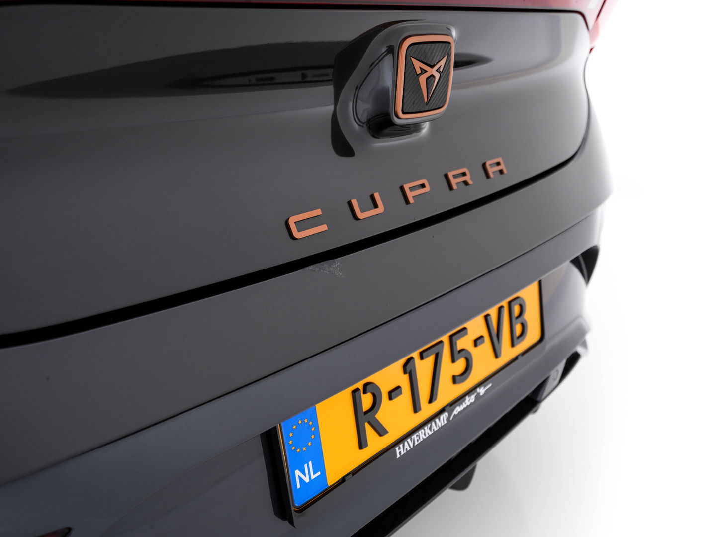 CUPRA Born Copper Edition 62 kWh [ 3-Fase-11kW ] {SOH-92%} (INCL-BTW) *PANO | ADAPTIVE-CRUISE | FULL-LED | MICROFIBRE | TOPVIEW | BLINDSPOT | KEYLESS | NAVI-FULLMAP | AMBIENTLIGHT | DIGI-COCKPIT | MASSAGE | CARPLAY | SPORTSEATS | PRIVACYGLASS | 20"AL