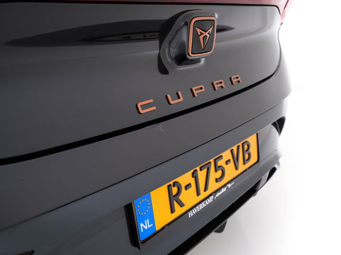 CUPRA Born Copper Edition 62 kWh [ 3-Fase-11kW ] {SOH-92%} (INCL-BTW) *PANO | ADAPTIVE-CRUISE | FULL-LED | MICROFIBRE | TOPVIEW | BLINDSPOT | KEYLESS | NAVI-FULLMAP | AMBIENTLIGHT | DIGI-COCKPIT | MASSAGE | CARPLAY | SPORTSEATS | PRIVACYGLASS | 20"AL